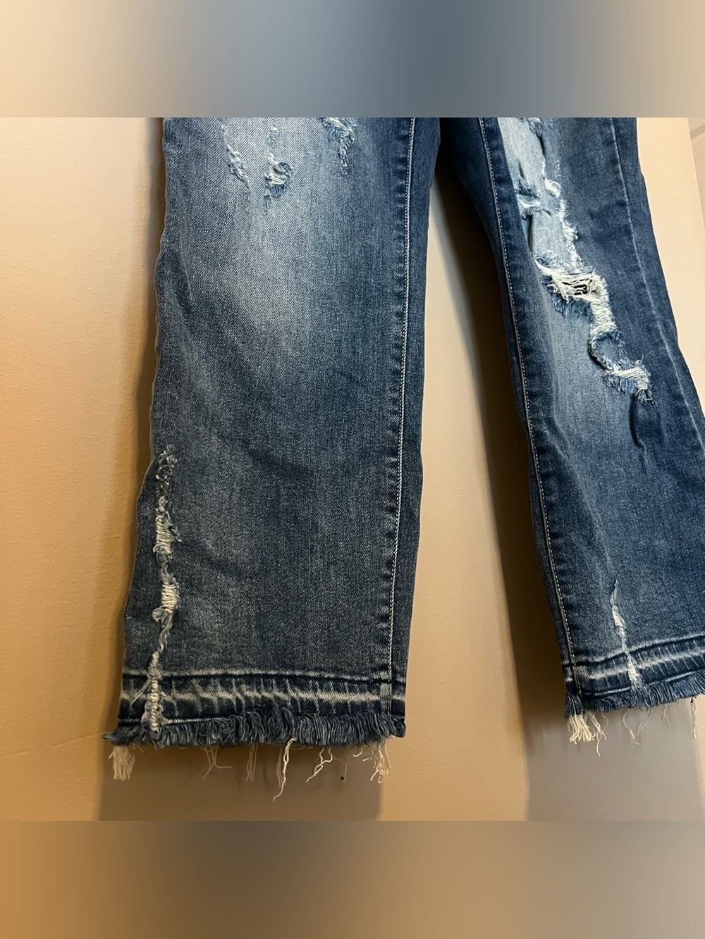 Judy Blue Distressed Cropped Boyfriend Jeans in Dark Blue Wash - Picture 2 of 7